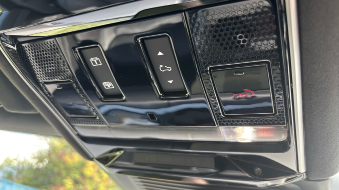 Land Rover Range Rover Sport 3.0 D300 Autobiography 5dr Auto Diesel Estate - Image 32